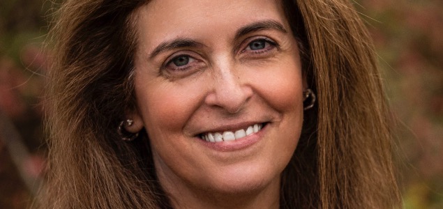 ff 208f69efc9ff0980359fab7c5efb5ccc ff Lisa Goldberg Profile Pic copy