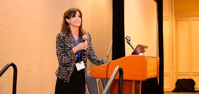 ff 0c610fa08dd59cc2411d387ab92c4569 ff Professional Photo Zebra Far Away