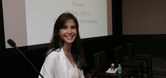 ff 1e9fa4afc6d011e40001d1e974e21282 ff Professional Photo White Outfit IDF