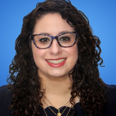 ff e530dcf04a62c7bd83700cd55bb2fb8e ff Laura S Headshot 1 mb